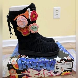UGG Crochet Classic Boots, US 7, Grannycore Black